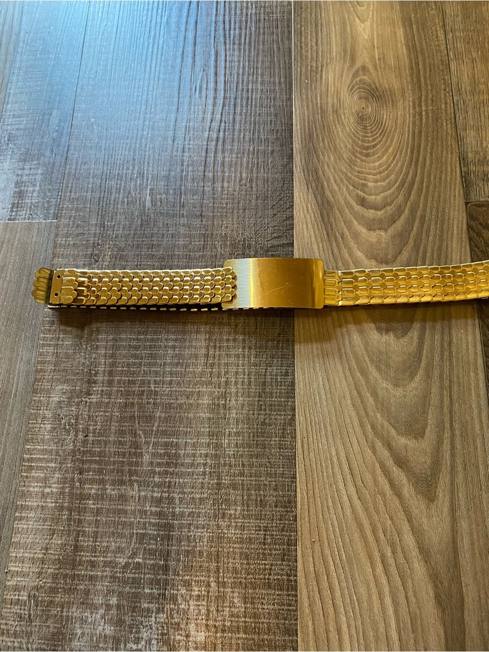 Source Unknown Gold Mesh Women's Fashion Belt with Clasp VINTAGE